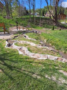 Vodní mini park se stavidly